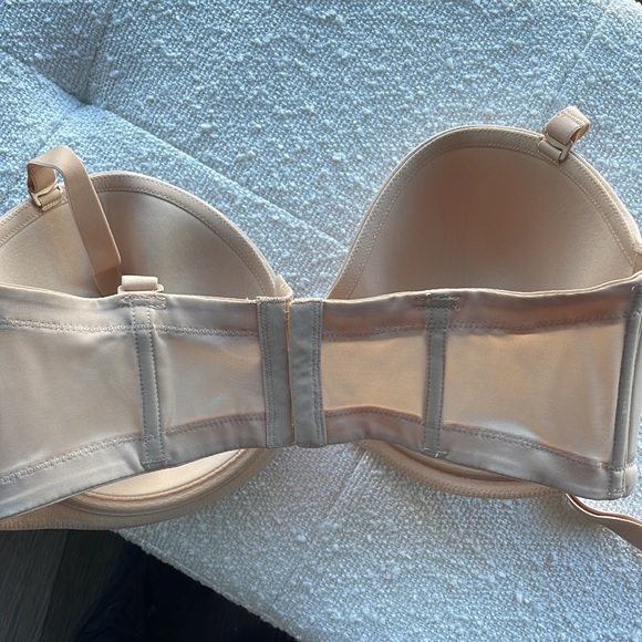 Wacoal Red Carpet Strapless Underwire Bra - Picture 8 of 8